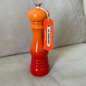 Le Creuset salt mill